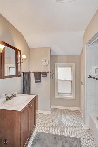 10446 S Prospect Avenue, Chicago, IL 60643