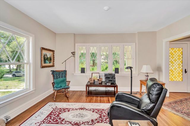 10446 S Prospect Avenue, Chicago, IL 60643