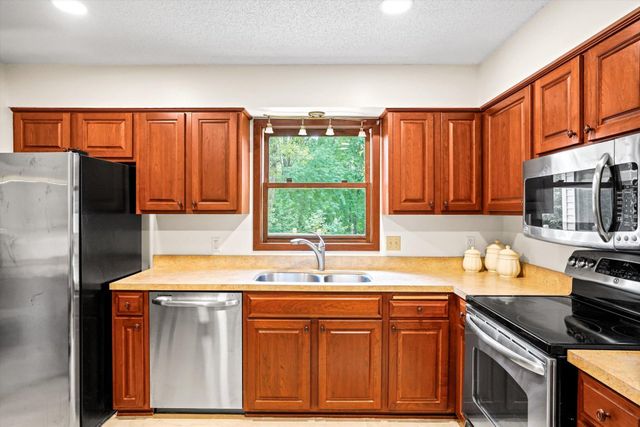 13209 Sheffield Curve, Minnetonka, MN 55305