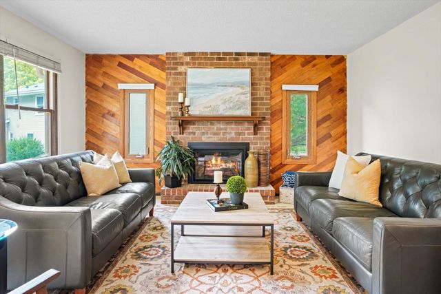 13209 Sheffield Curve, Minnetonka, MN 55305