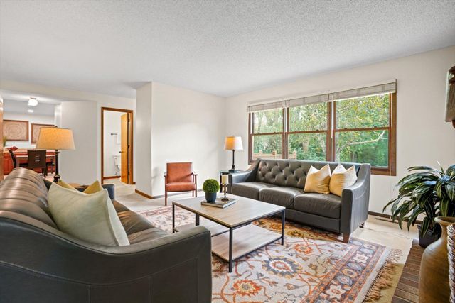 13209 Sheffield Curve, Minnetonka, MN 55305