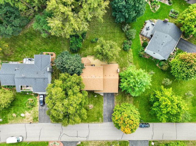 13209 Sheffield Curve, Minnetonka, MN 55305