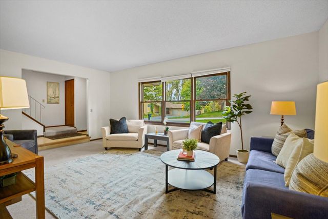 13209 Sheffield Curve, Minnetonka, MN 55305