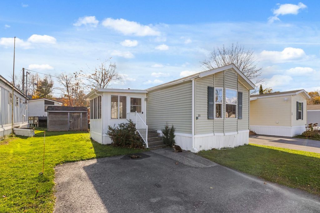 23 Columbia Drive, Newmarket, NH 03857