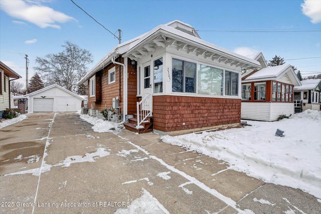 2305 Forest Avenue, Lansing, MI 48910