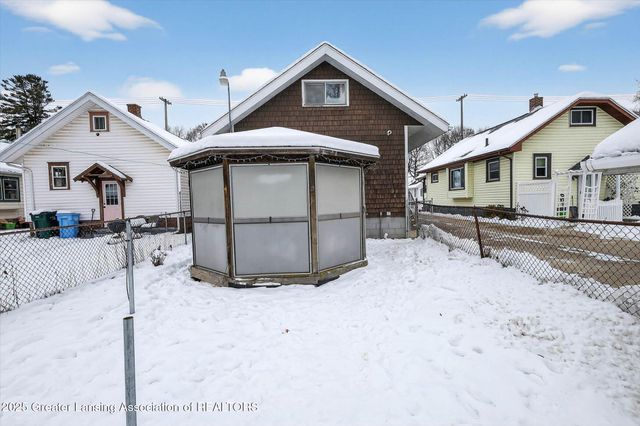 2305 Forest Avenue, Lansing, MI 48910