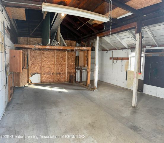 2305 Forest Avenue, Lansing, MI 48910