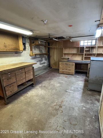 2305 Forest Avenue, Lansing, MI 48910