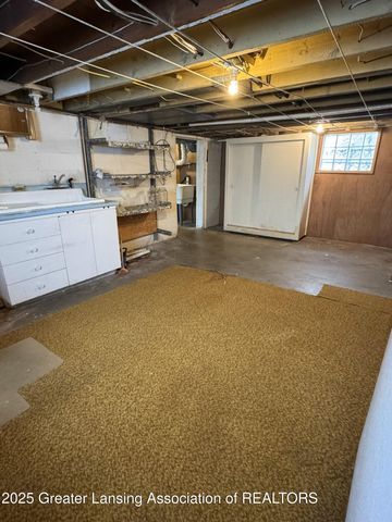 2305 Forest Avenue, Lansing, MI 48910