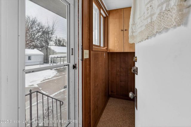 2305 Forest Avenue, Lansing, MI 48910