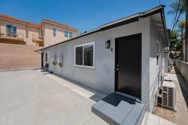 627 E Magnolia Boulevard E, Burbank, CA 91501