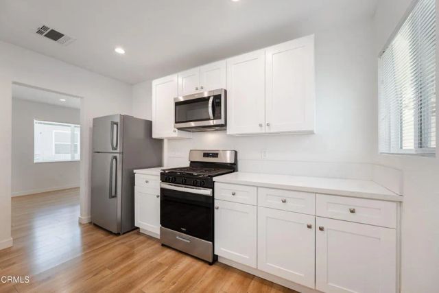 627 E Magnolia Boulevard E, Burbank, CA 91501