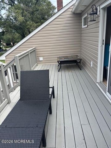 33 Barbara Lane, Oakhurst, NJ 07755