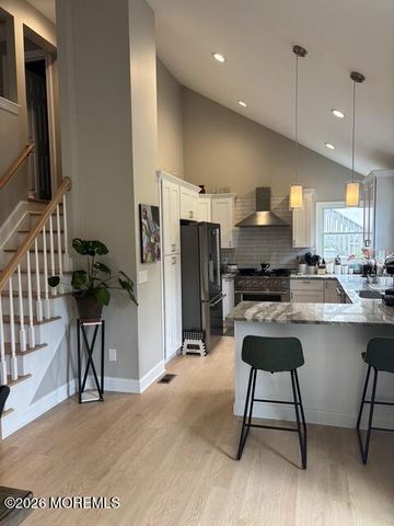 33 Barbara Lane, Oakhurst, NJ 07755
