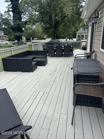 33 Barbara Lane, Oakhurst, NJ 07755