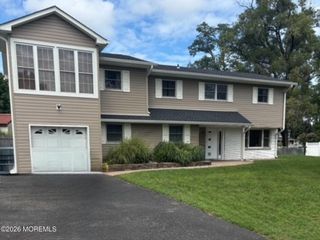 33 Barbara Lane, Oakhurst, NJ 07755