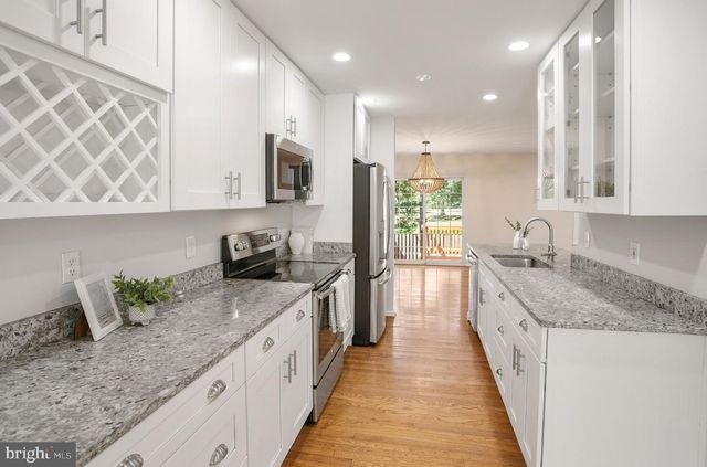 3118 BORGE ST, Oakton, VA 22124