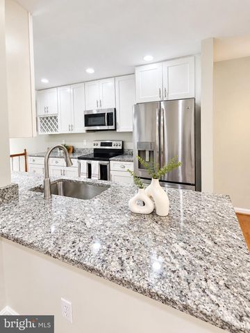 3118 BORGE ST, Oakton, VA 22124