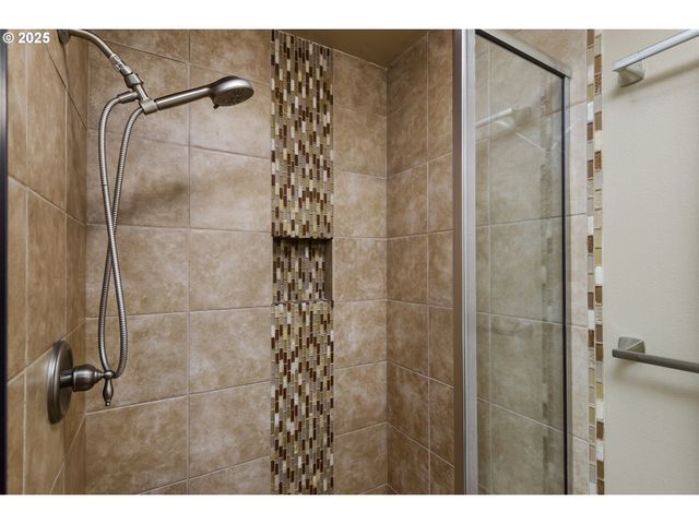 7535 Se HARRISON St, Portland, OR 97215