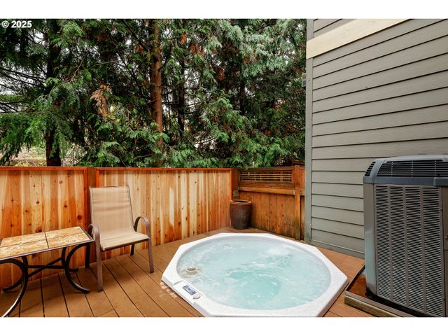 7535 Se HARRISON St, Portland, OR 97215