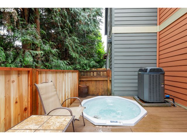 7535 Se HARRISON St, Portland, OR 97215