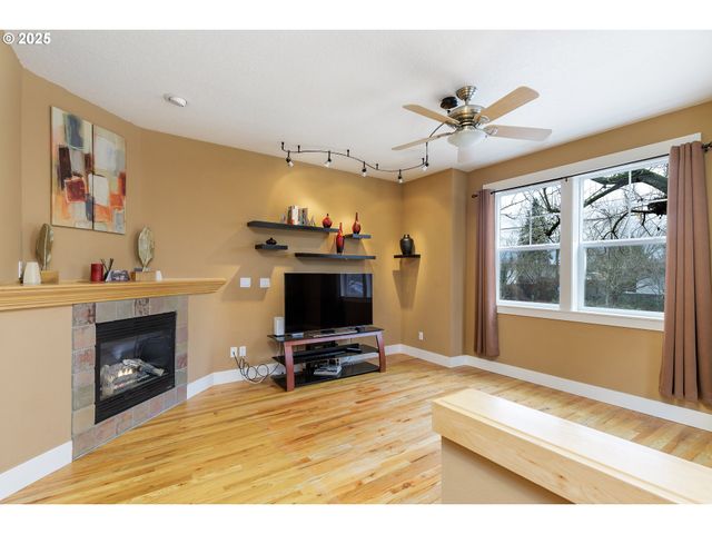 7535 Se HARRISON St, Portland, OR 97215