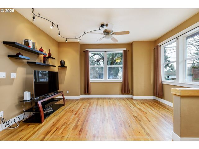 7535 Se HARRISON St, Portland, OR 97215