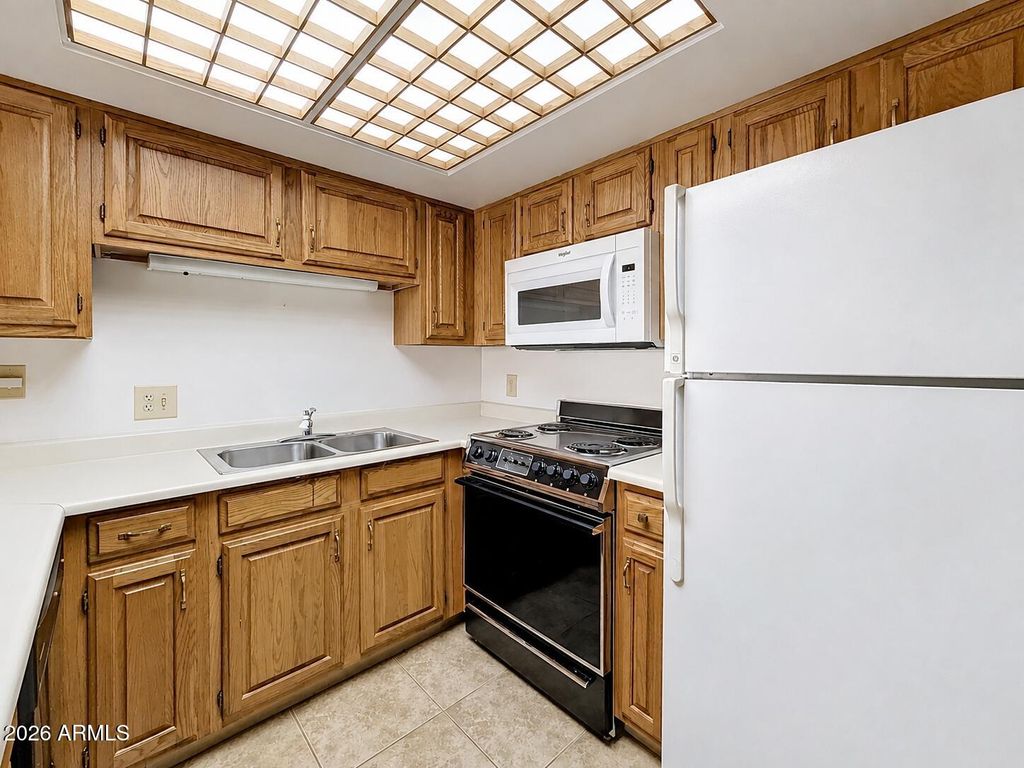 10330 W Thunderbird Boulevard C128, Sun City, AZ 85351 — photo 4