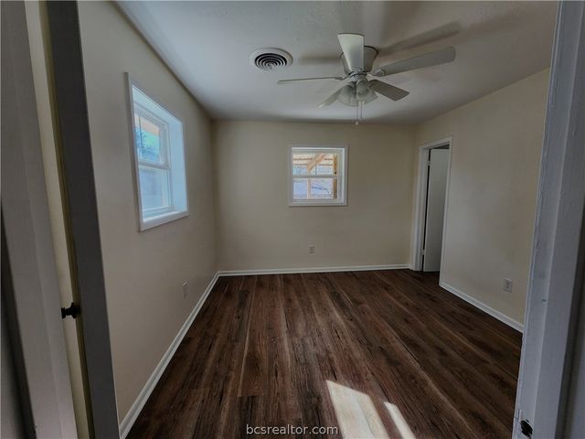 1405 Broadmoor Drive, Bryan, TX 77802