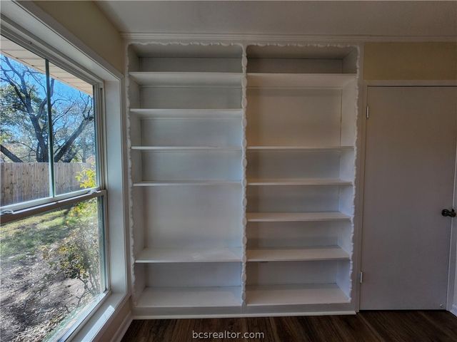 1405 Broadmoor Drive, Bryan, TX 77802