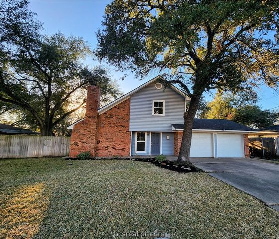 1405 Broadmoor Drive, Bryan, TX 77802