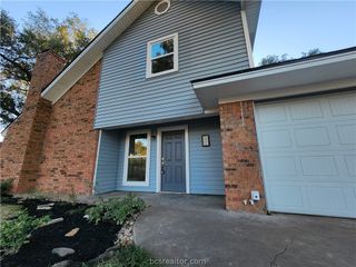 1405 Broadmoor Drive, Bryan, TX 77802