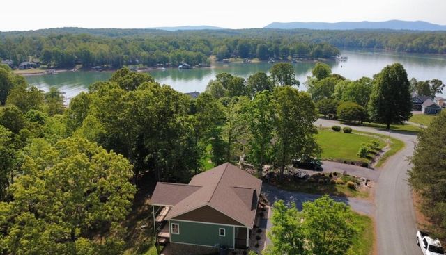 106 Park Shores CIR, Moneta, VA 24121
