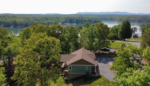 106 Park Shores CIR, Moneta, VA 24121