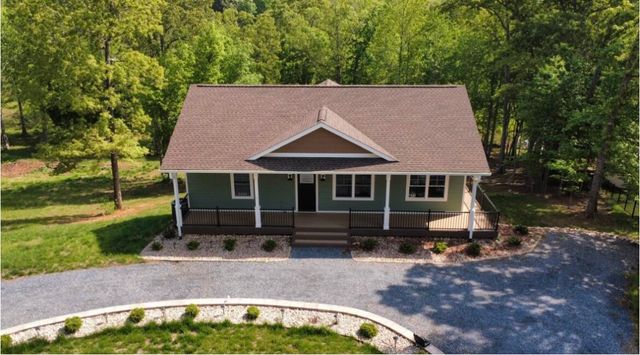 106 Park Shores CIR, Moneta, VA 24121