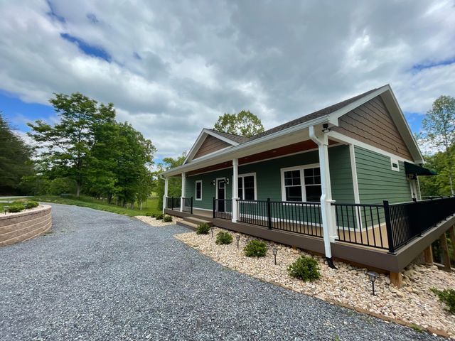 106 Park Shores CIR, Moneta, VA 24121