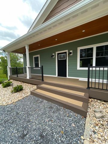 106 Park Shores CIR, Moneta, VA 24121