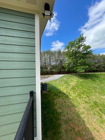 106 Park Shores CIR, Moneta, VA 24121