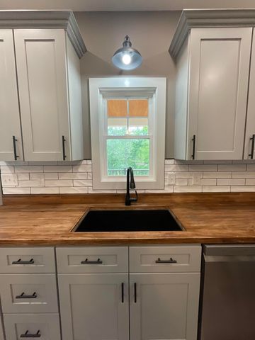 106 Park Shores CIR, Moneta, VA 24121