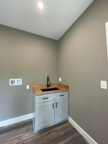 106 Park Shores CIR, Moneta, VA 24121