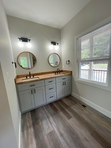 106 Park Shores CIR, Moneta, VA 24121