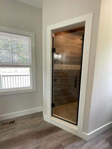 106 Park Shores CIR, Moneta, VA 24121