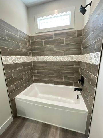 106 Park Shores CIR, Moneta, VA 24121