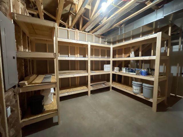 106 Park Shores CIR, Moneta, VA 24121