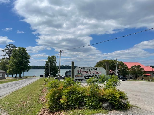 106 Park Shores CIR, Moneta, VA 24121
