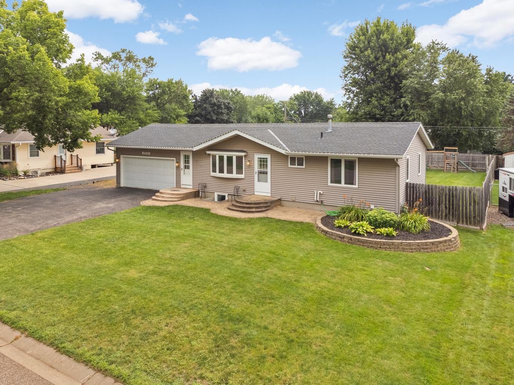 16640 Flounder Avenue W, Lakeville, MN 55068