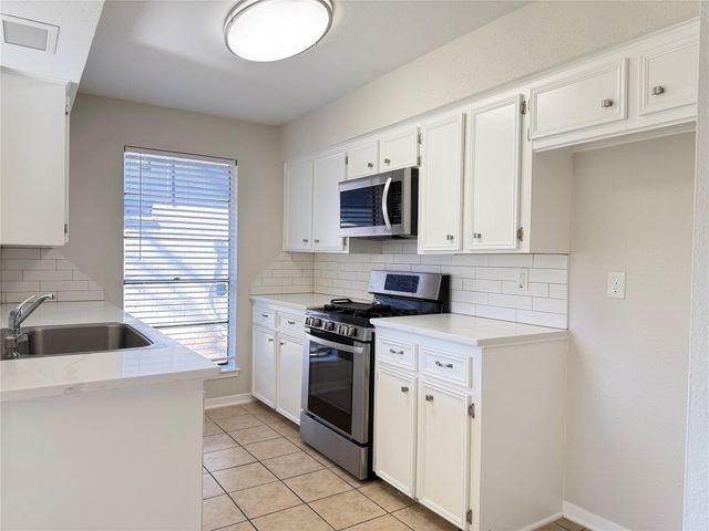 2758 Foliage Green Drive, Houston, TX 77339