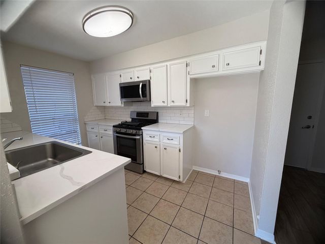 2758 Foliage Green Drive, Houston, TX 77339