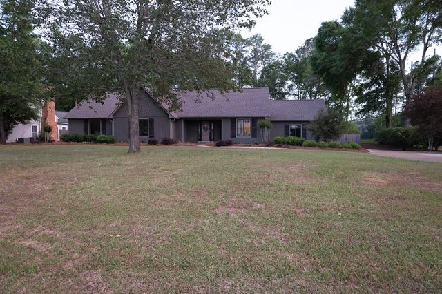 1605 Selkirk, Dothan, AL 36303