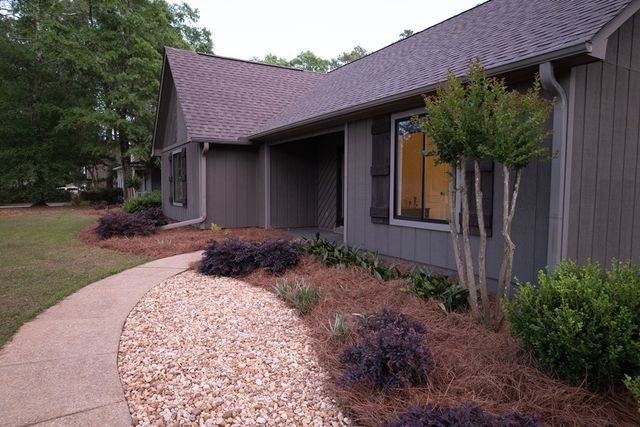 1605 Selkirk, Dothan, AL 36303
